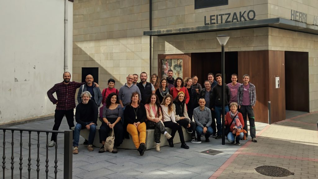 El grupo de personas de las CER que ser reunió en Leitza